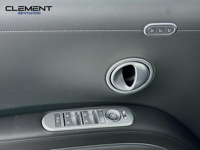 Hyundai Palisade Hybrid Vehicle Full-screen Gallery Image 24