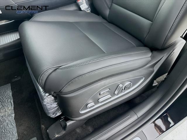 Hyundai Palisade Hybrid Vehicle Full-screen Gallery Image 26