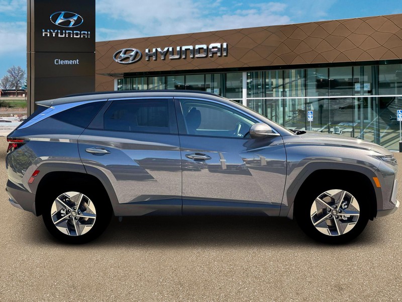 Hyundai Tucson Hybrid Vehicle Full-screen Gallery Image 9