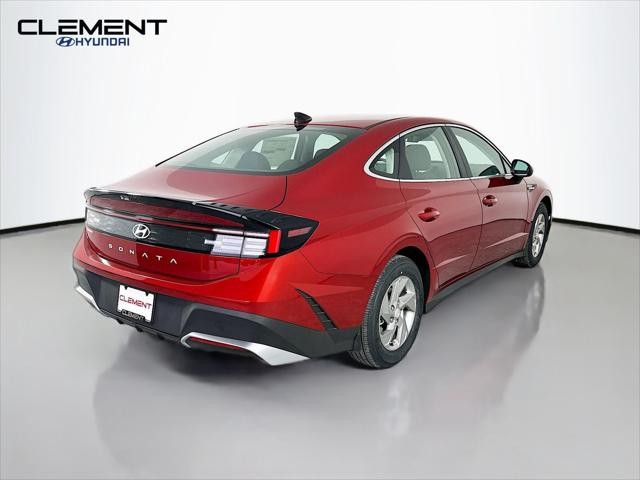 Hyundai Sonata Vehicle Full-screen Gallery Image 6