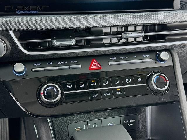 Hyundai Sonata Vehicle Full-screen Gallery Image 19