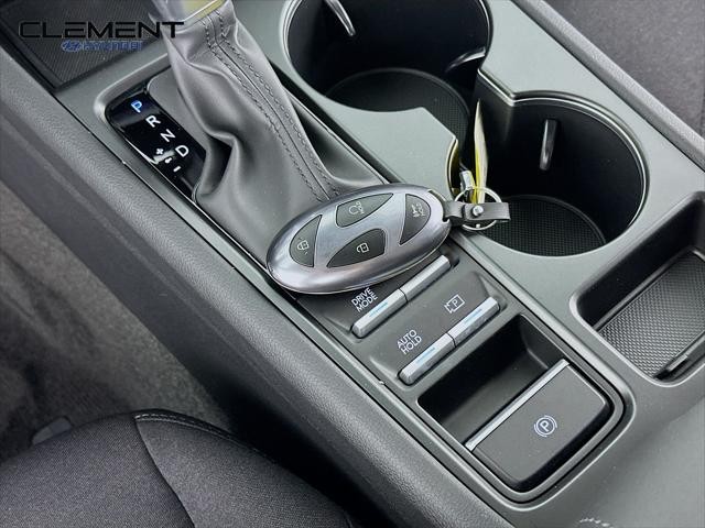 Hyundai Sonata Vehicle Full-screen Gallery Image 20