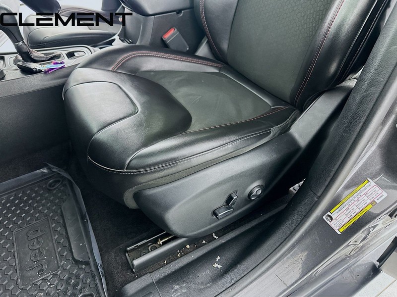 Jeep Cherokee Vehicle Full-screen Gallery Image 28