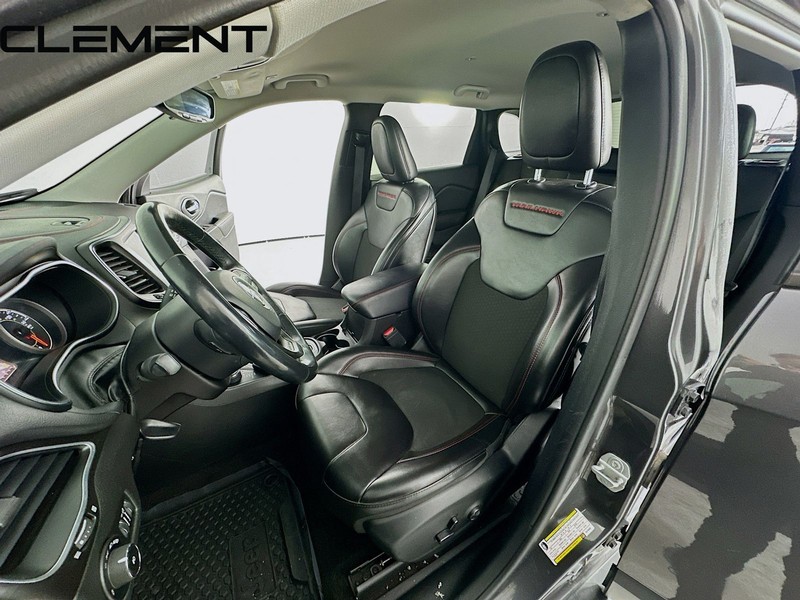 Jeep Cherokee Vehicle Full-screen Gallery Image 29