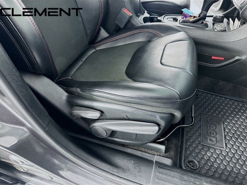 Jeep Cherokee Vehicle Full-screen Gallery Image 33