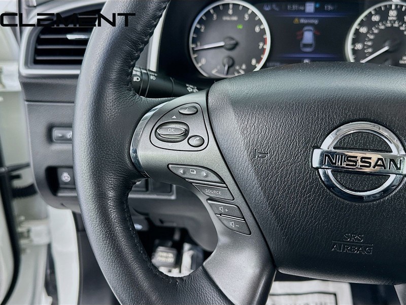 Nissan Murano Vehicle Image 14