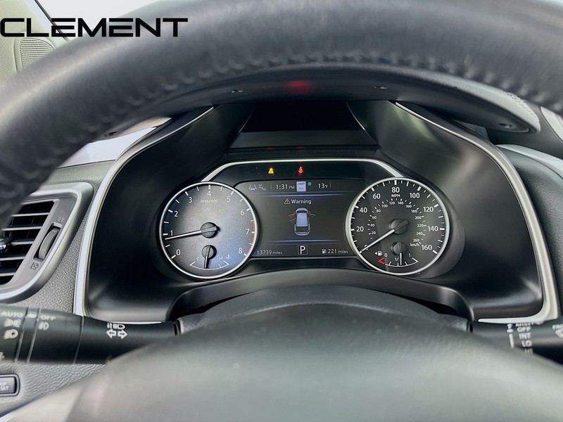 Nissan Murano Vehicle Image 17