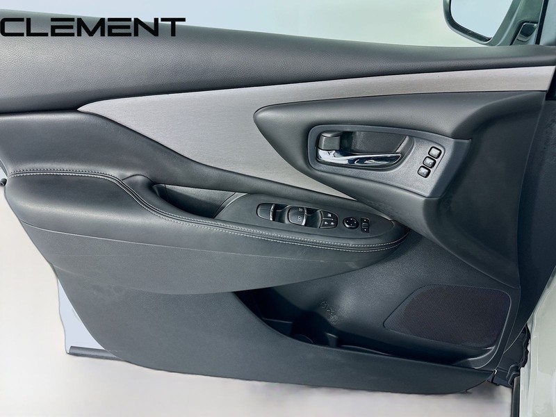 Nissan Murano Vehicle Image 28