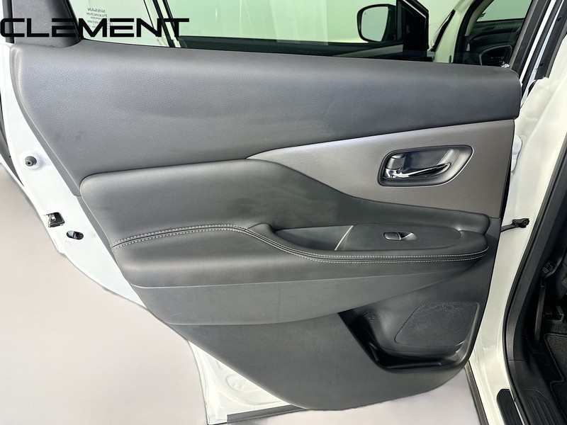 Nissan Murano Vehicle Image 32