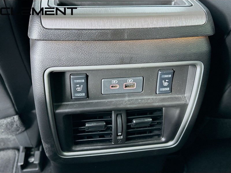 Nissan Murano Vehicle Image 33