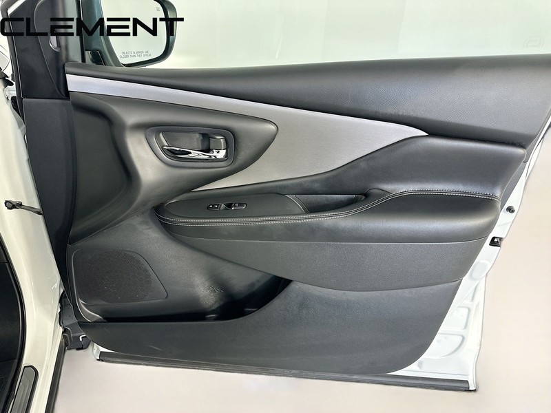 Nissan Murano Vehicle Image 36