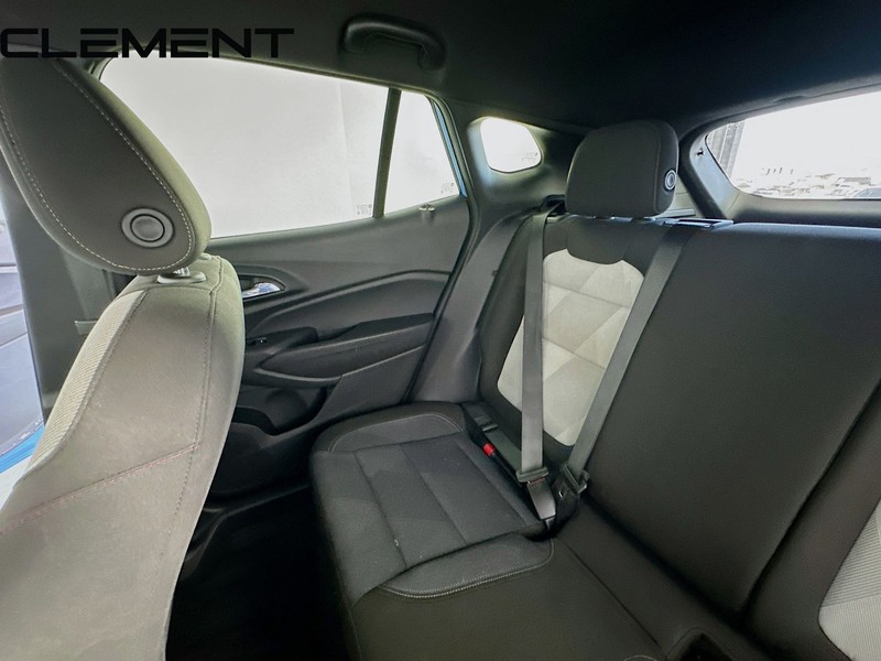 Chevrolet Trax Vehicle Full-screen Gallery Image 32