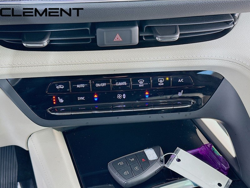 Buick Envision Vehicle Full-screen Gallery Image 22