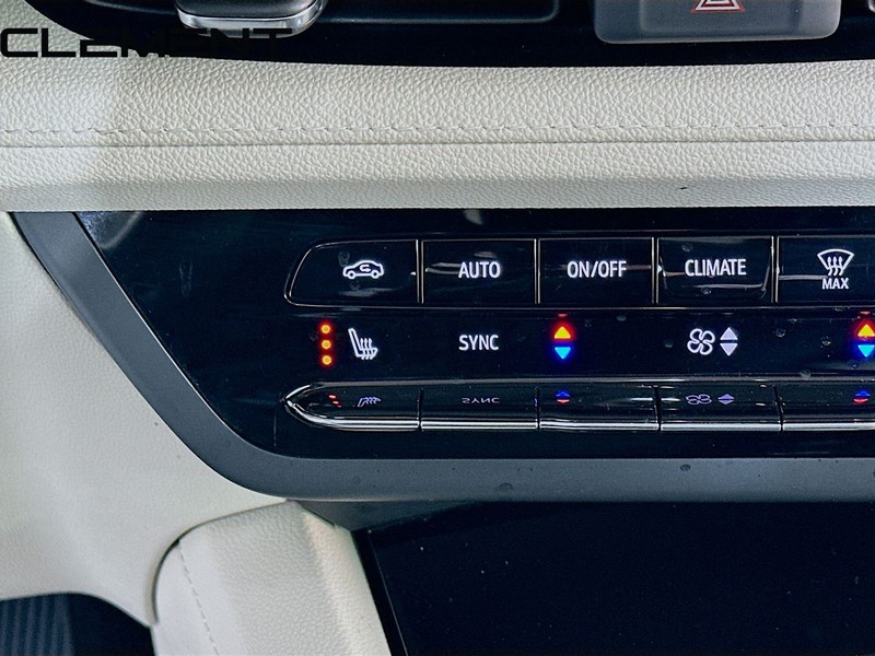 Buick Envision Vehicle Full-screen Gallery Image 23