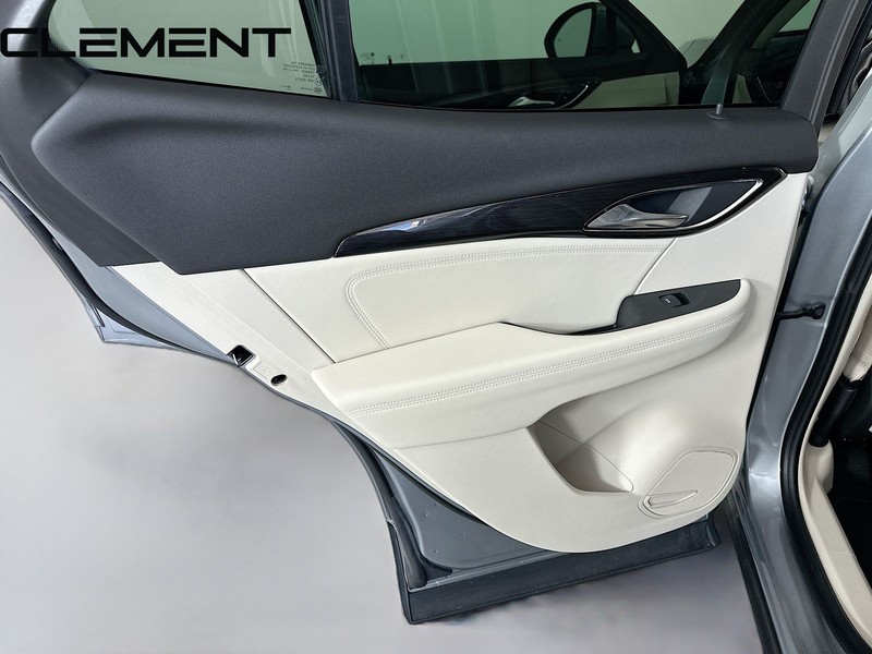 Buick Envision Vehicle Full-screen Gallery Image 30