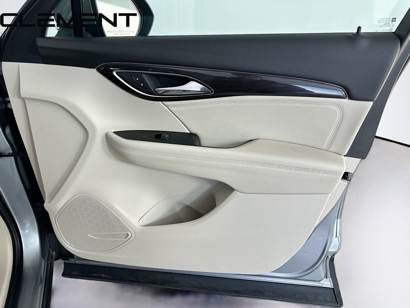 Buick Envision Vehicle Full-screen Gallery Image 35