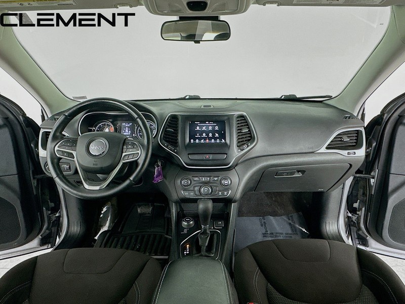 Jeep Cherokee Vehicle Image 11