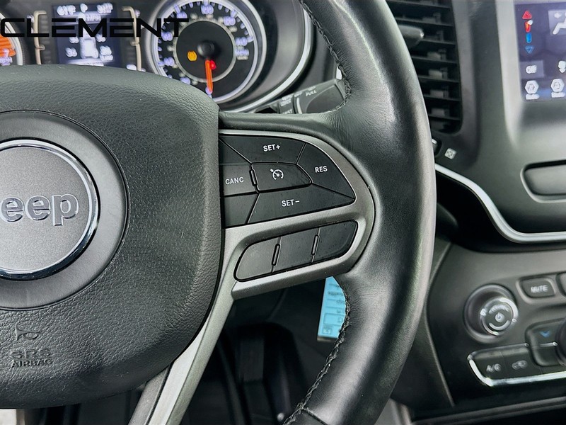 Jeep Cherokee Vehicle Image 16