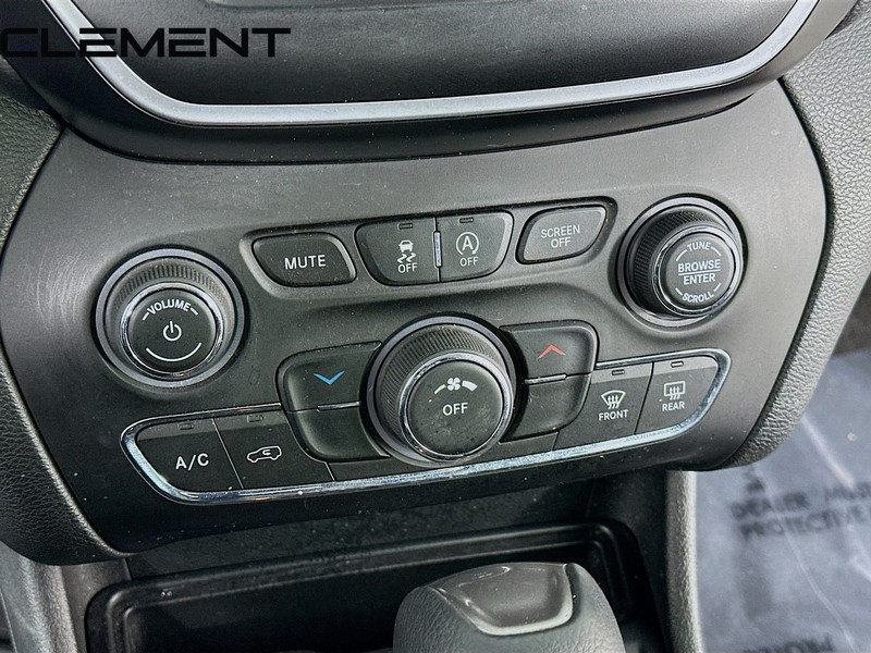 Jeep Cherokee Vehicle Image 21