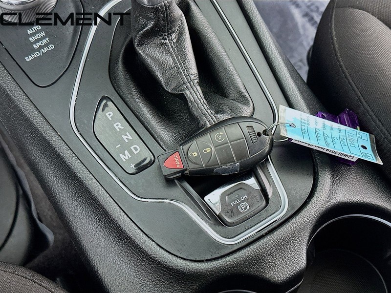 Jeep Cherokee Vehicle Image 23