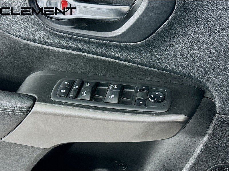 Jeep Cherokee Vehicle Image 24