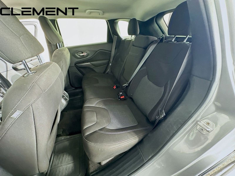 Jeep Cherokee Vehicle Image 31