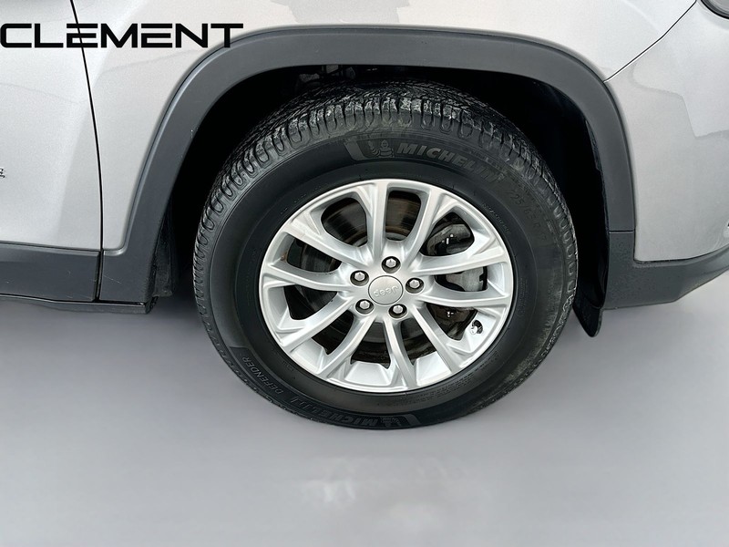 Jeep Cherokee Vehicle Image 35