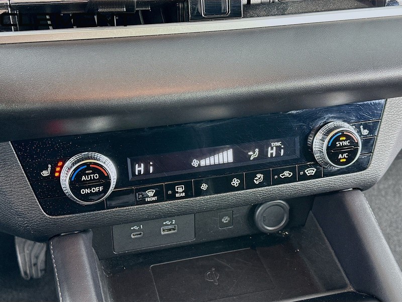 Mitsubishi Outlander Vehicle Image 21