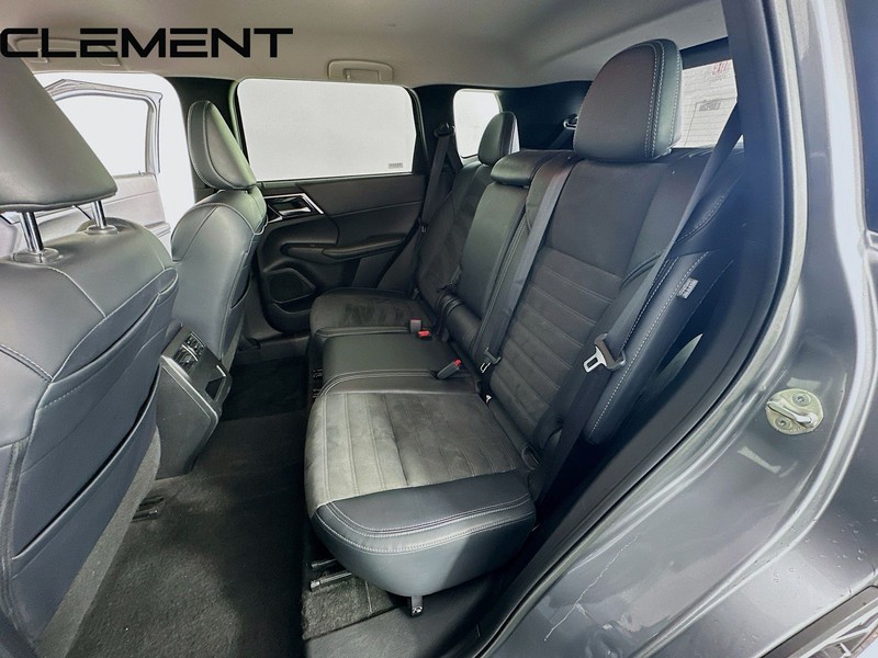 Mitsubishi Outlander Vehicle Image 31