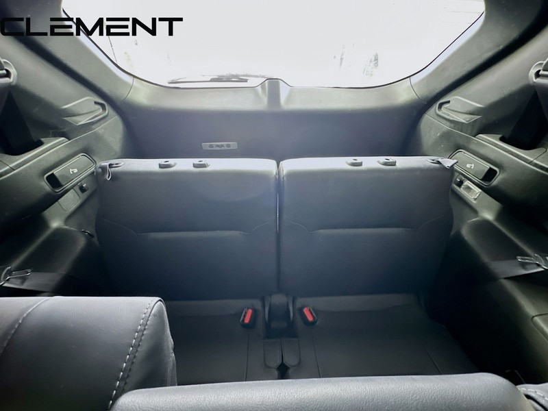 Mitsubishi Outlander Vehicle Image 32