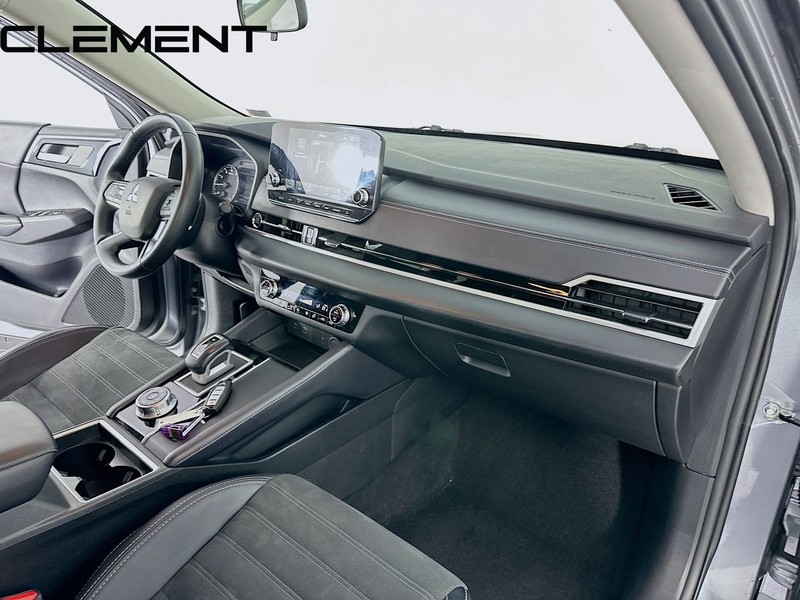 Mitsubishi Outlander Vehicle Image 34