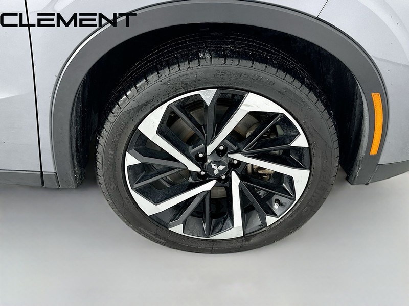 Mitsubishi Outlander Vehicle Image 36