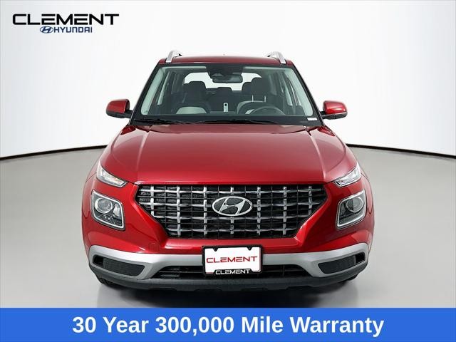 Hyundai Venue Vehicle Full-screen Gallery Image 2