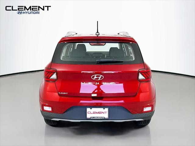 Hyundai Venue Vehicle Full-screen Gallery Image 7