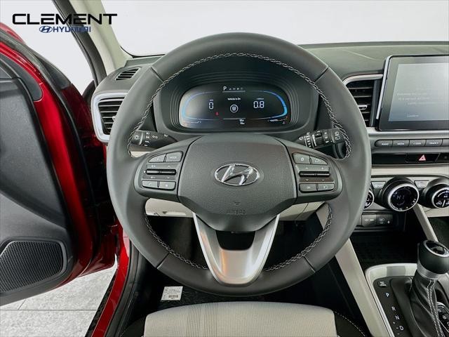 Hyundai Venue Vehicle Full-screen Gallery Image 13