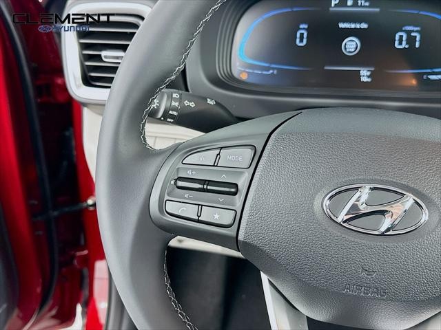 Hyundai Venue Vehicle Full-screen Gallery Image 14