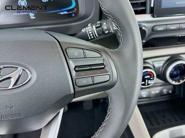 Hyundai Venue Vehicle Full-screen Gallery Image 15