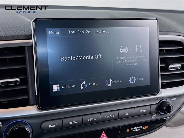 Hyundai Venue Vehicle Full-screen Gallery Image 17