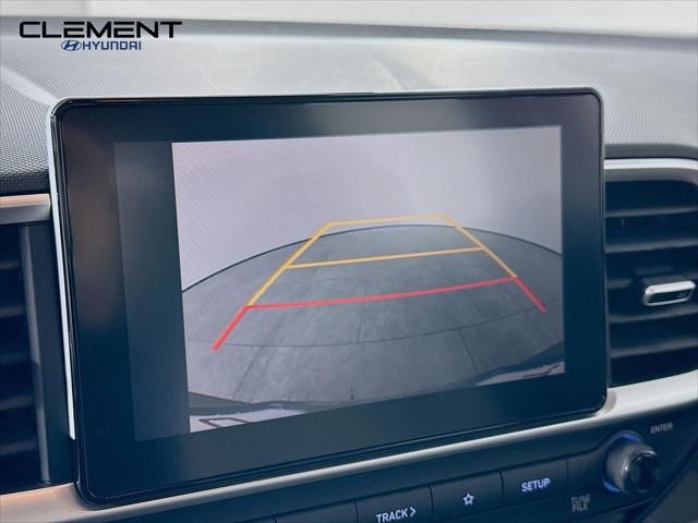 Hyundai Venue Vehicle Full-screen Gallery Image 18