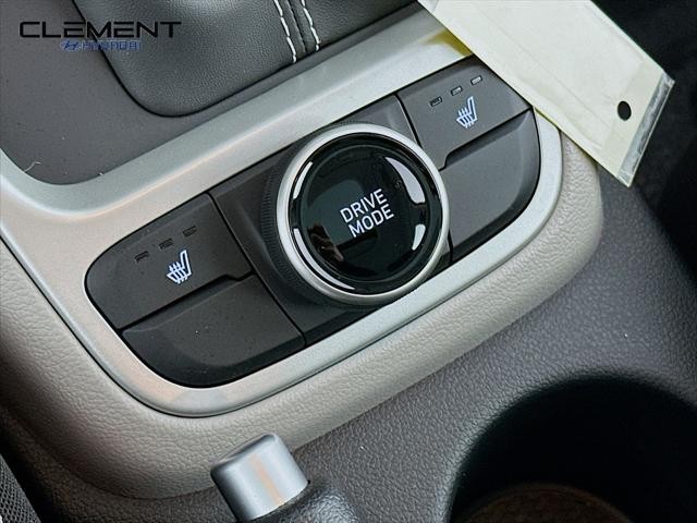 Hyundai Venue Vehicle Full-screen Gallery Image 20