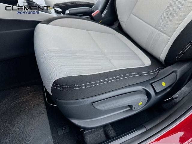 Hyundai Venue Vehicle Full-screen Gallery Image 25