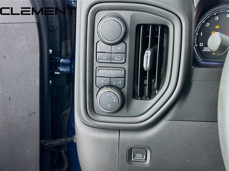 Chevrolet Silverado 1500 Vehicle Image 12