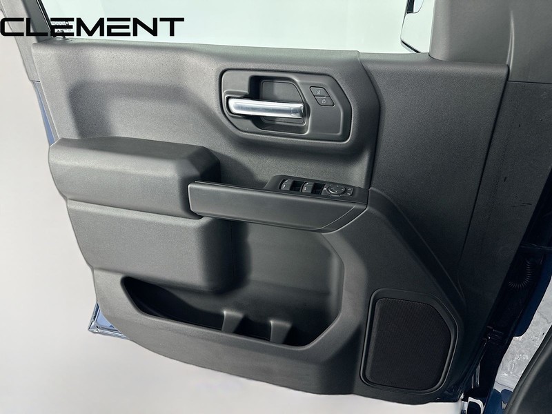 Chevrolet Silverado 1500 Vehicle Image 23