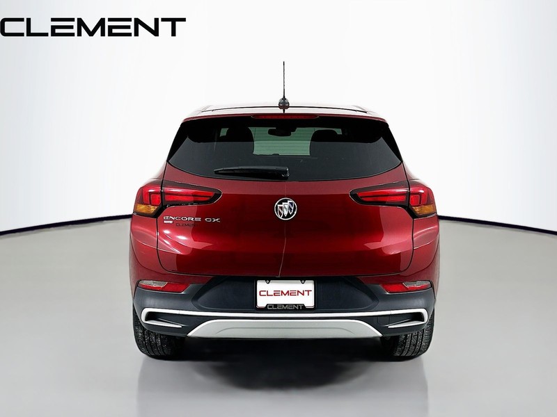 Buick Encore GX Vehicle Full-screen Gallery Image 8