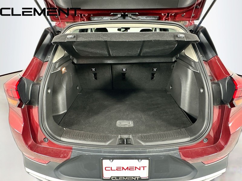 Buick Encore GX Vehicle Full-screen Gallery Image 11