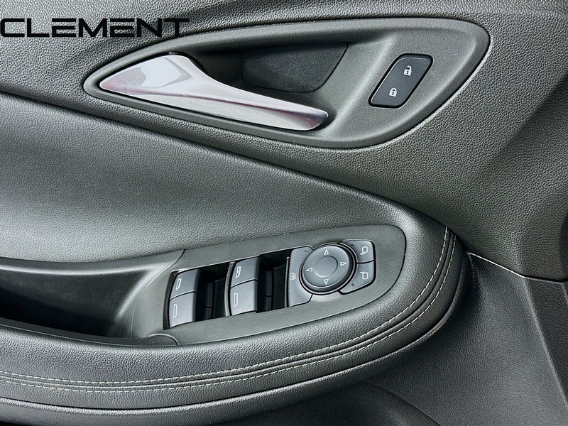 Buick Encore GX Vehicle Full-screen Gallery Image 25