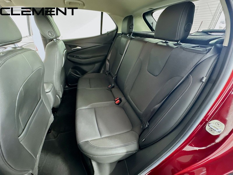 Buick Encore GX Vehicle Full-screen Gallery Image 32