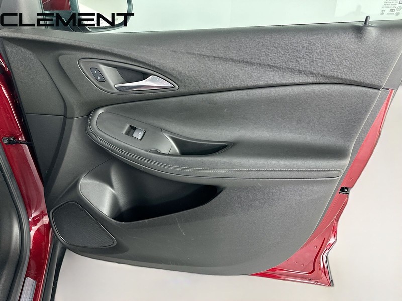 Buick Encore GX Vehicle Full-screen Gallery Image 35