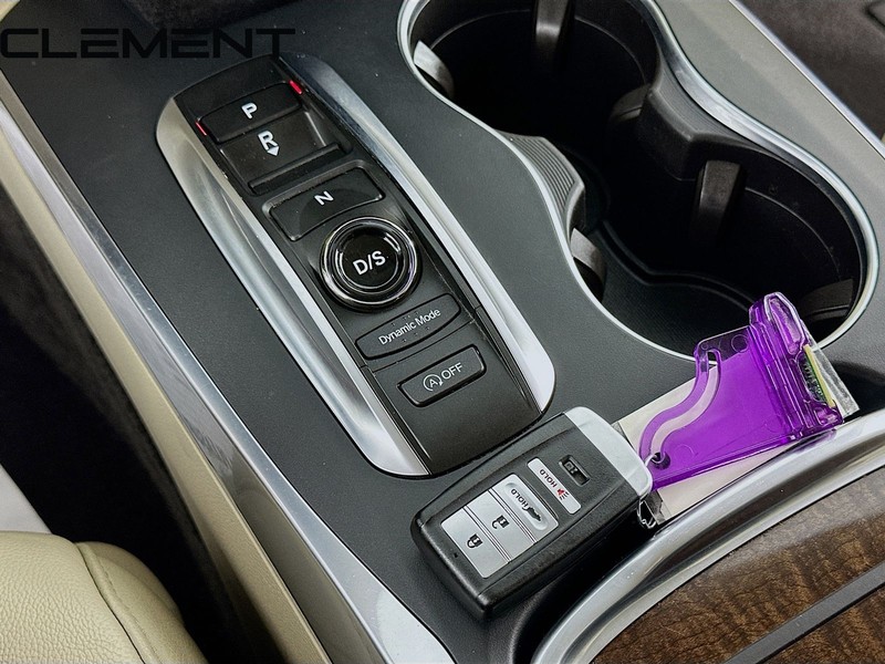 Acura MDX Vehicle Full-screen Gallery Image 24