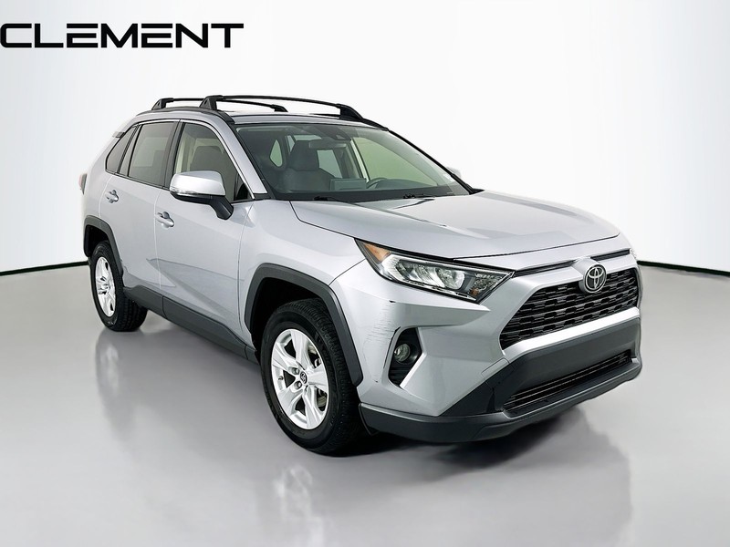 Toyota RAV4 Vehicle Full-screen Gallery Image 3